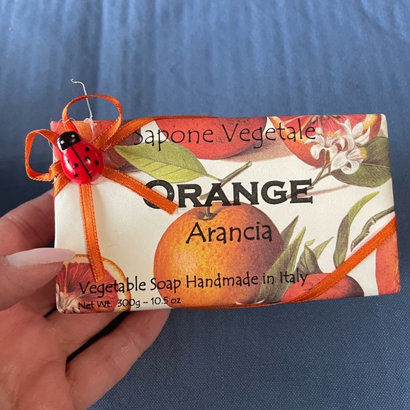 Closet Clear Out Sale! Body Bag Gift Set - all brand new items to pamper you - Picture 3 of 10